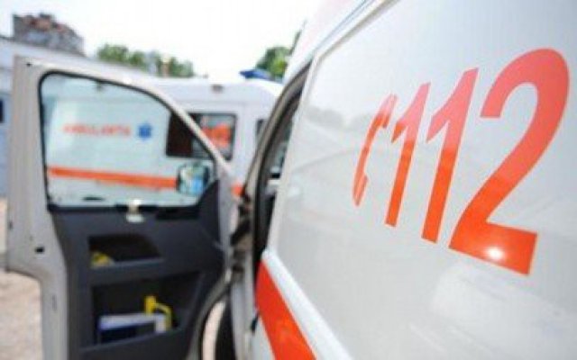 Copil de 5 ani, lăsat nesupravegheat, accidentat de o maşină în Cernavodă